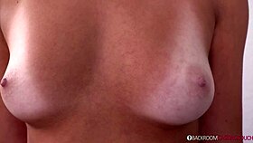 BRCC สาวบลอนด์ Britney โดน 2 หนุ่มยัดรูทุกจุดแตกในก้นหน้า