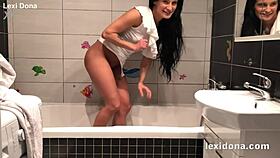 lexidona pees in czech homemade solo