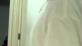 Peguei Ela no Flagra Tomando Banho e Cair de Boca na Buceta