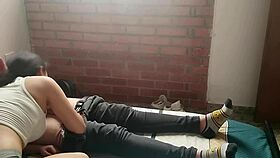 Jovencita cachonda me masturba y me saca la leche con su boca?