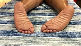 i had crazy fun with this sexy chocolate queen, made her melt with a wet massage while spreading her thick black ass