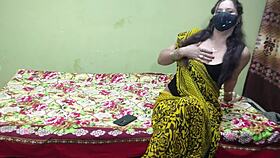 Pakistani Hot Aunty Calls Her Man to Take It in Her Ass!