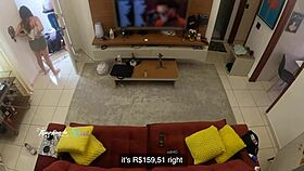 oh wow, hot wife thay ksada lets the delivery man suck her on the sofa! 😍🍆