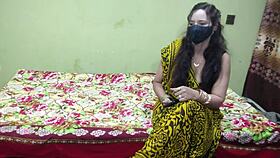 Pakistani Hot Aunty Calls Her Man to Take It in Her Ass!