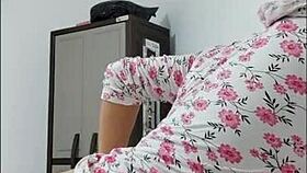 Milf shakes beautiful ass and shows big nipples!