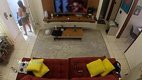 oh wow, hot wife thay ksada lets the delivery man suck her on the sofa! 😍🍆