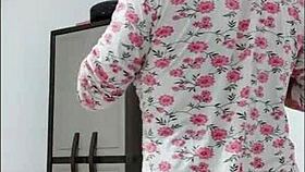 Milf shakes beautiful ass and shows big nipples!