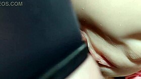 Preskúmal som jej pičku a riť intenzívnou dvojitou penetráciou