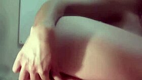 milf fucks deodorant can to squirt