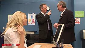 内衣情侣在试镜中搞定面试并被狠狠操