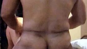 doble penetración a mi esposa escuchen que rico gime