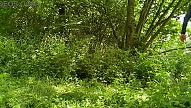 Curvy Milf Reveals Herself Outdoors With Stranger