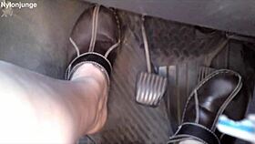 Zeraphine73 shows feet in car outdoor