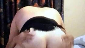 doble penetración a mi esposa escuchen que rico gime