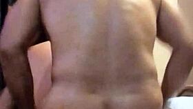 doble penetración a mi esposa escuchen que rico gime