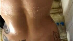 i ate my girlfriend's pussy in the shower.