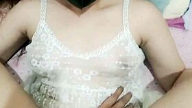 Ngentot Memek Sempit Istri Sampai Crot Didalam!