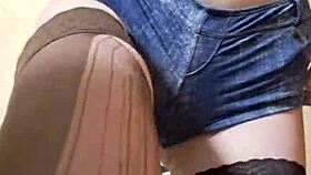 Mistress Elza Kom is super hot, her curvy body in lingerie drives me wild!