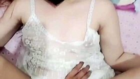 Ngentot Memek Sempit Istri Sampai Crot Didalam!