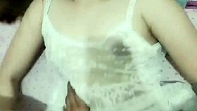 Ngentot Memek Sempit Istri Sampai Crot Didalam!