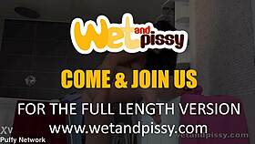 Busty teen 18+ močí na prádlo v koupelně zblízka