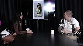 i show my tits and pussy in the punheta game and he shows his cock after tinder matches