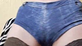 Mistress Elza Kom is super hot, her curvy body in lingerie drives me wild!