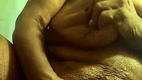 Jag blev så kåt innan min dusch, kunde inte motstå att röra vid mig själv!