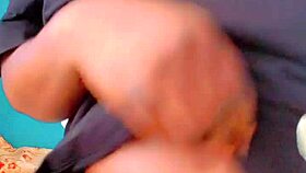 Homemade fingering that creamy little pussy 😍 so chubby