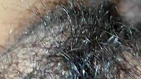 Toda safadinha com minha bocetinha peluda em lingerie sexy 😏