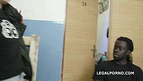 Yo, Lola Shine’s kleine kont werd verwoest door twee BBC's in ruwe DAP! 😱