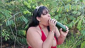 caliente y deseosa de verga me masturbo de camino a casa