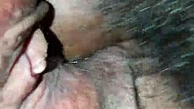 Toda safadinha com minha bocetinha peluda em lingerie sexy 😏