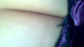 amateur girl gives pleasure in a session