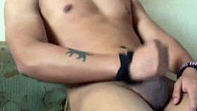 Jalándome La Verga Con Mi Físico Envidiable