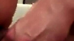 Замужняя сучка в двойном проникновении от двух друзей, пока куколд-муж смотрит 😈