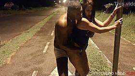 Casada Sai Na Rua E Um Desconhecido Da Rola Enorme Fode Ela Com Tanta Força Que Ela Esqueceu Que O Marido Estava Filmando