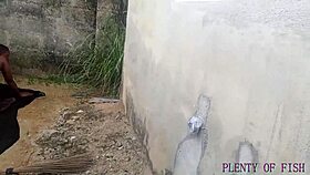 Kova ulkoseksi kierros Afrikassa tippuvalla kreampiella