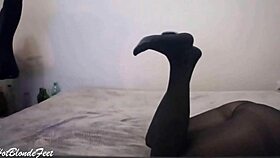 i love miley grey's legs in leggings