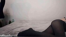 i love miley grey's legs in leggings