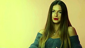 Nyusha reacts to porn.