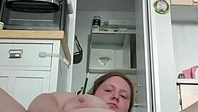 Does pulling that plug in and out hurt so good for this bbw?