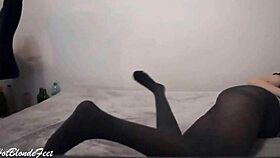 i love miley grey's legs in leggings