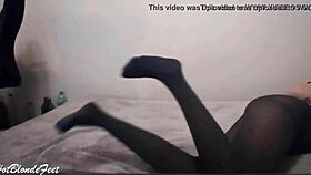 i love miley grey's legs in leggings