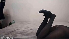 i love miley grey's legs in leggings