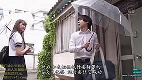 What does Hashimoto Arina wear in her music video?