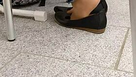 I was doin shoeplay and dippin with tan nylons and flats