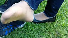 I was doin shoeplay and dippin with tan nylons and flats