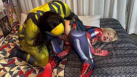 Wolverine and Mulher Aranha: No Limits for Wild Action