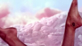 Wanna see Katy Perry fully naked and barefoot with sexy feet?